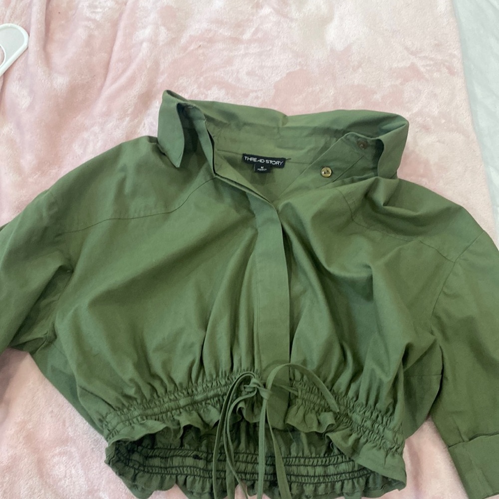 green crop top